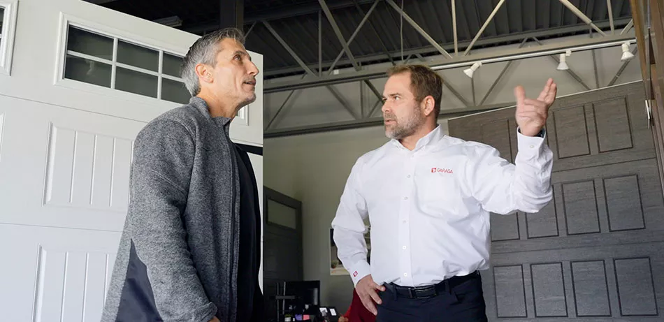 Découvrez comment les experts Garaga offrent des conseils personnalisés et des solutions sur mesure pour vos projets de portes de garage.